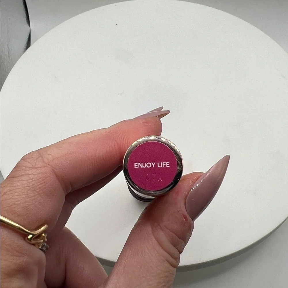 Doll 10 Proven Beauty Solutions Lip Crayon - Enjoy Life